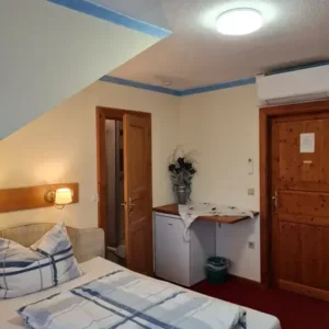 Doppelzimmer mit Balkon